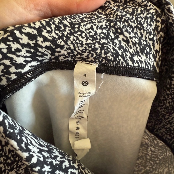 Lululemon High Rise In Still Tight 4 - Picture 2 of 3